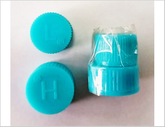 [TAPVAL-A.B] TAPA CELESTE PARA VÁLVULA VEHICULO ALTA Y BAJA (PAR)