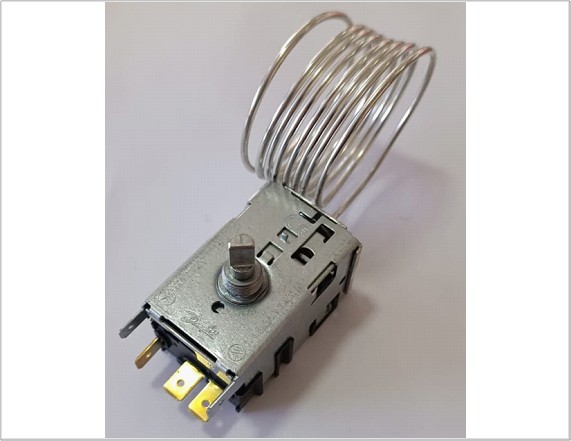 [077B-7100] TERMOSTATO DOMESTICO REFRIGERANDO DANFOSS 1 PUERTA