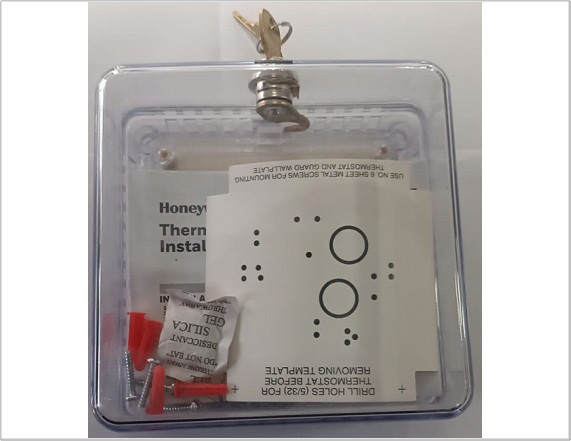 [TG510A1001] CUBRE TERMOSTATO HONEYWELL 1001 (113 x 113 x 64 mm)